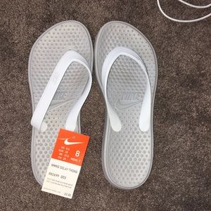 BRAND NEW nike gray and white flipflops NWT&box